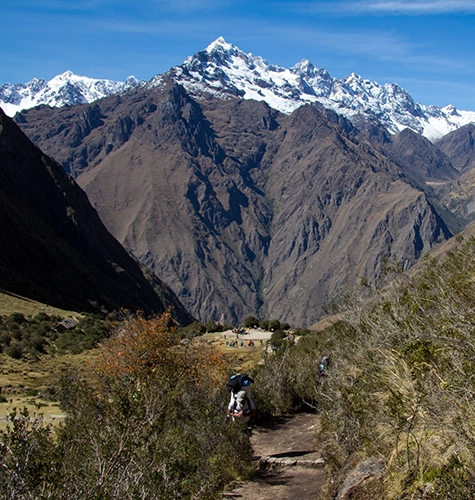 Chemin_inca_face_cordillère_urubumba