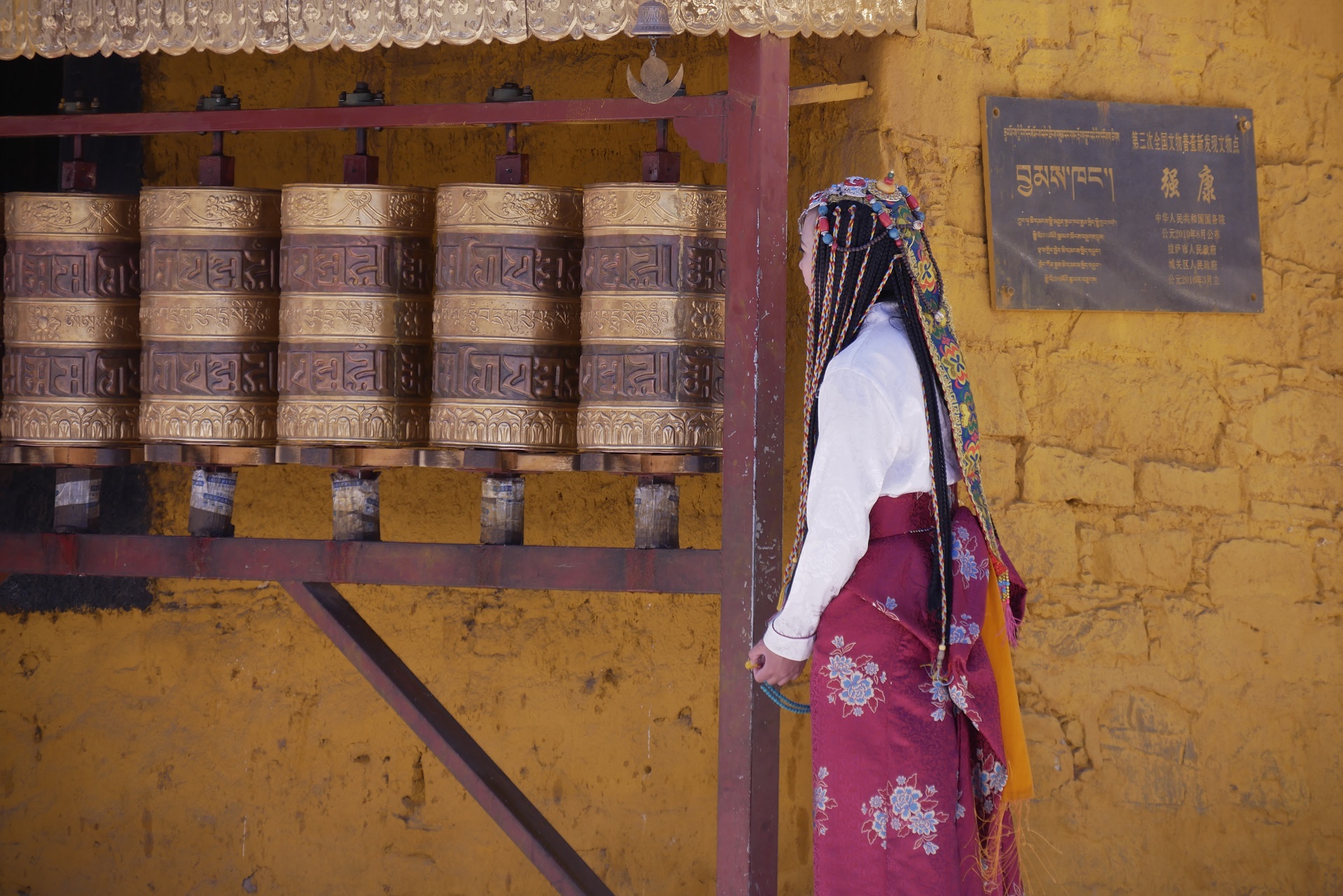 Tenue traditionnelle et coiffe du Tibet - Petite ode poétique