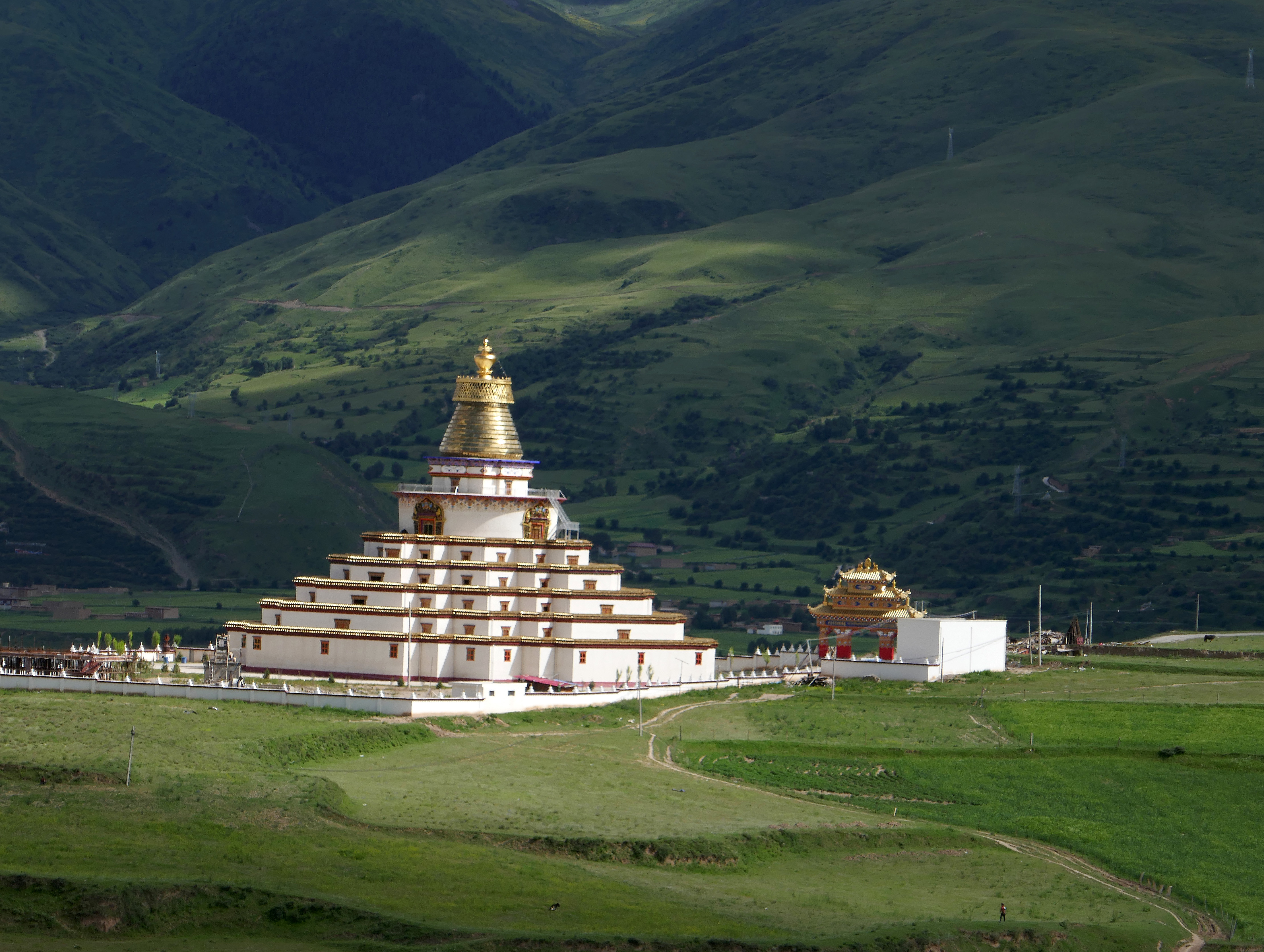 le grand chorten de Kardzé