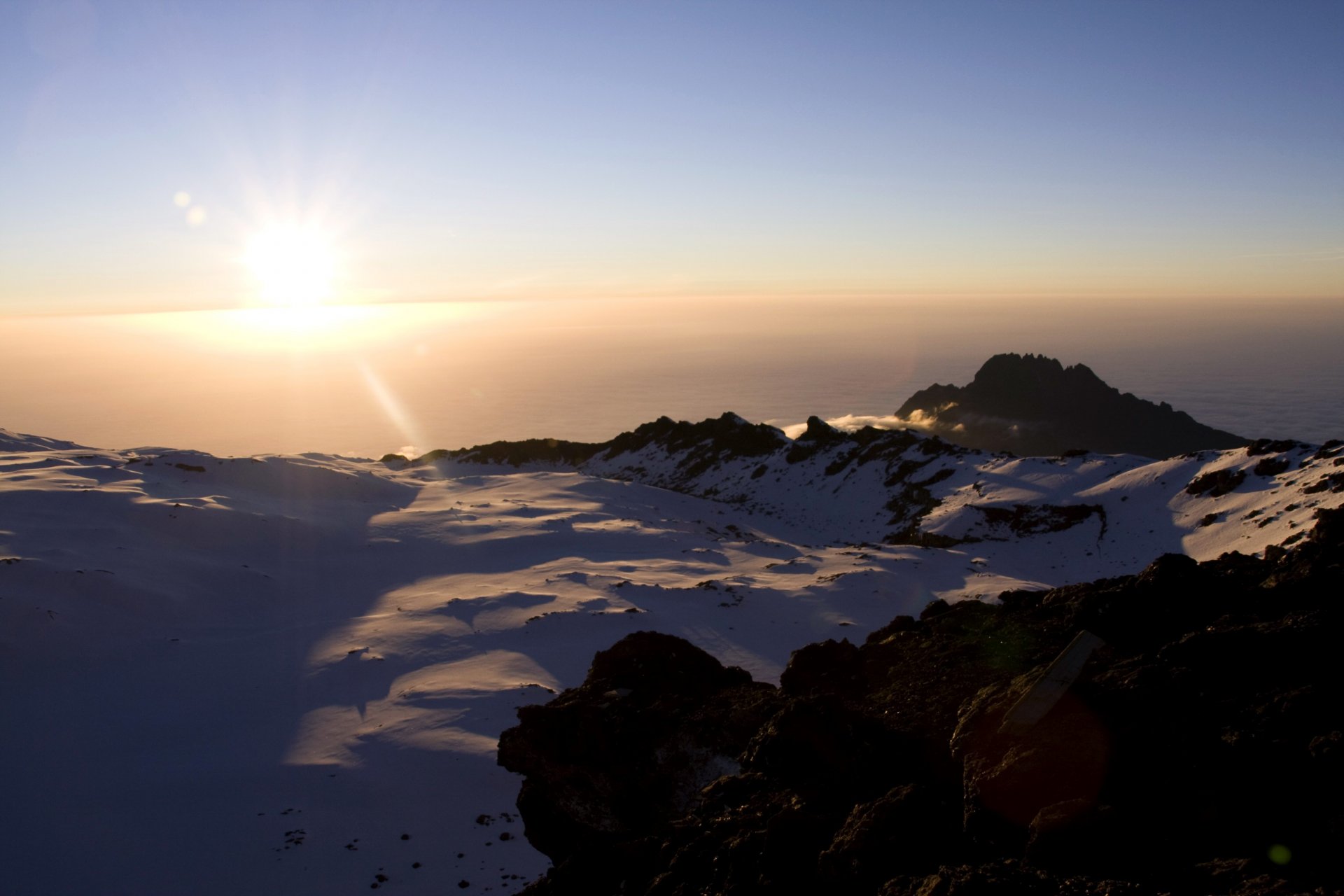 Lever de soleil depuis Uhuru Peak Kilimanjaro