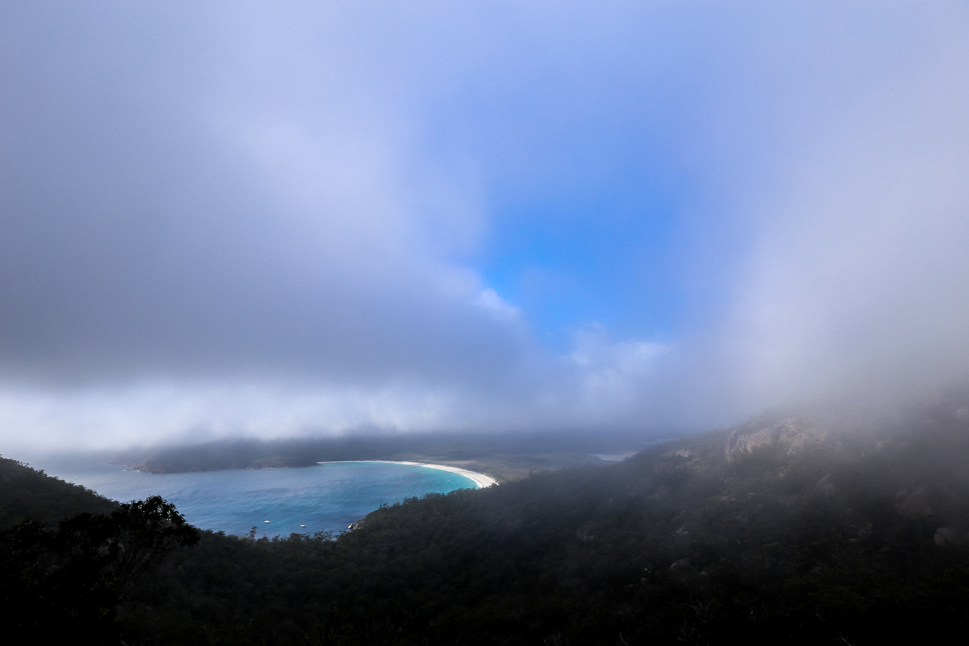 Entre des passages nuageux, Wineglass Bay - Freycinet National Park