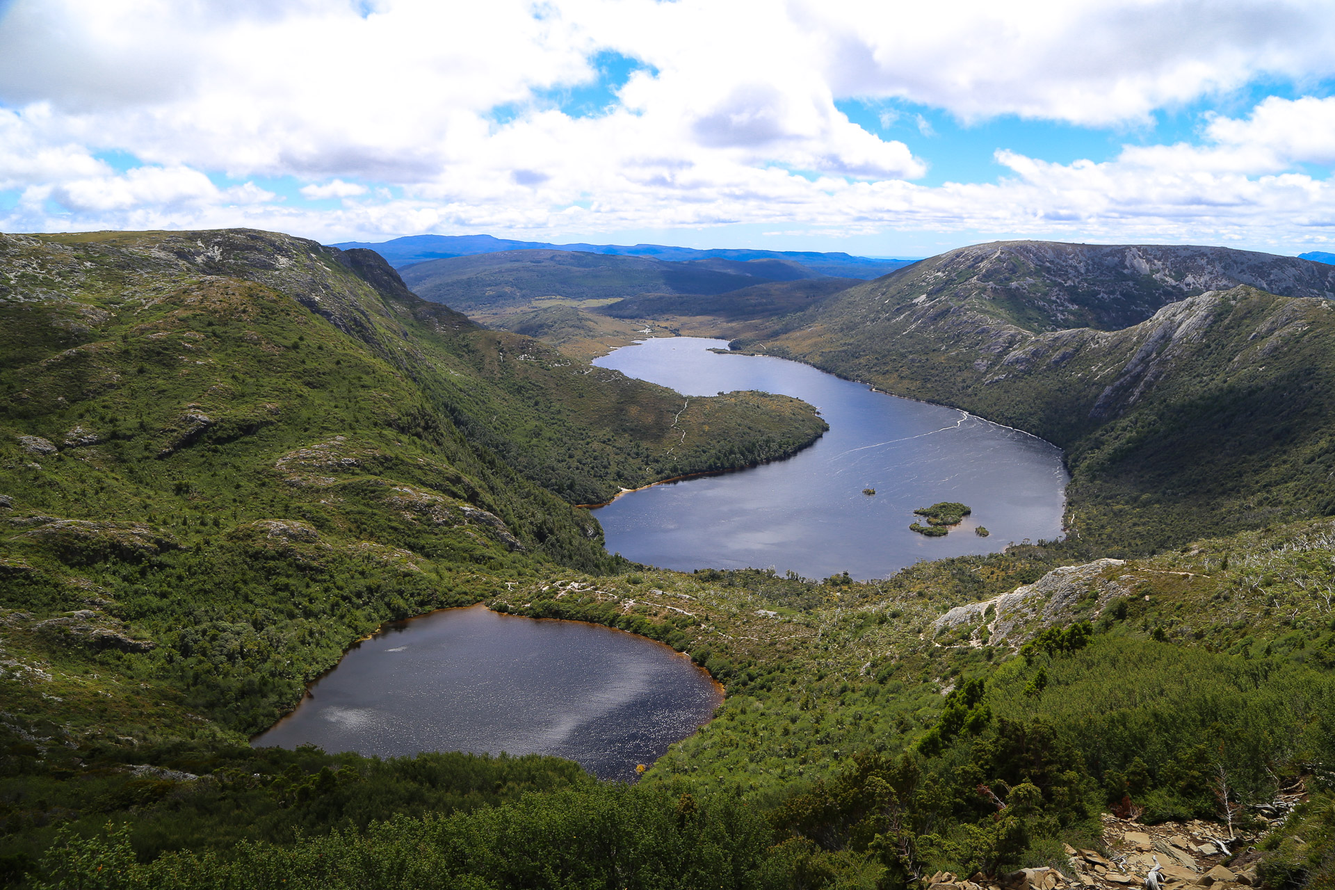 Le lac Dove depuis Face Track, le sentier qui traverse au pied des sommets de Cradle Mountain