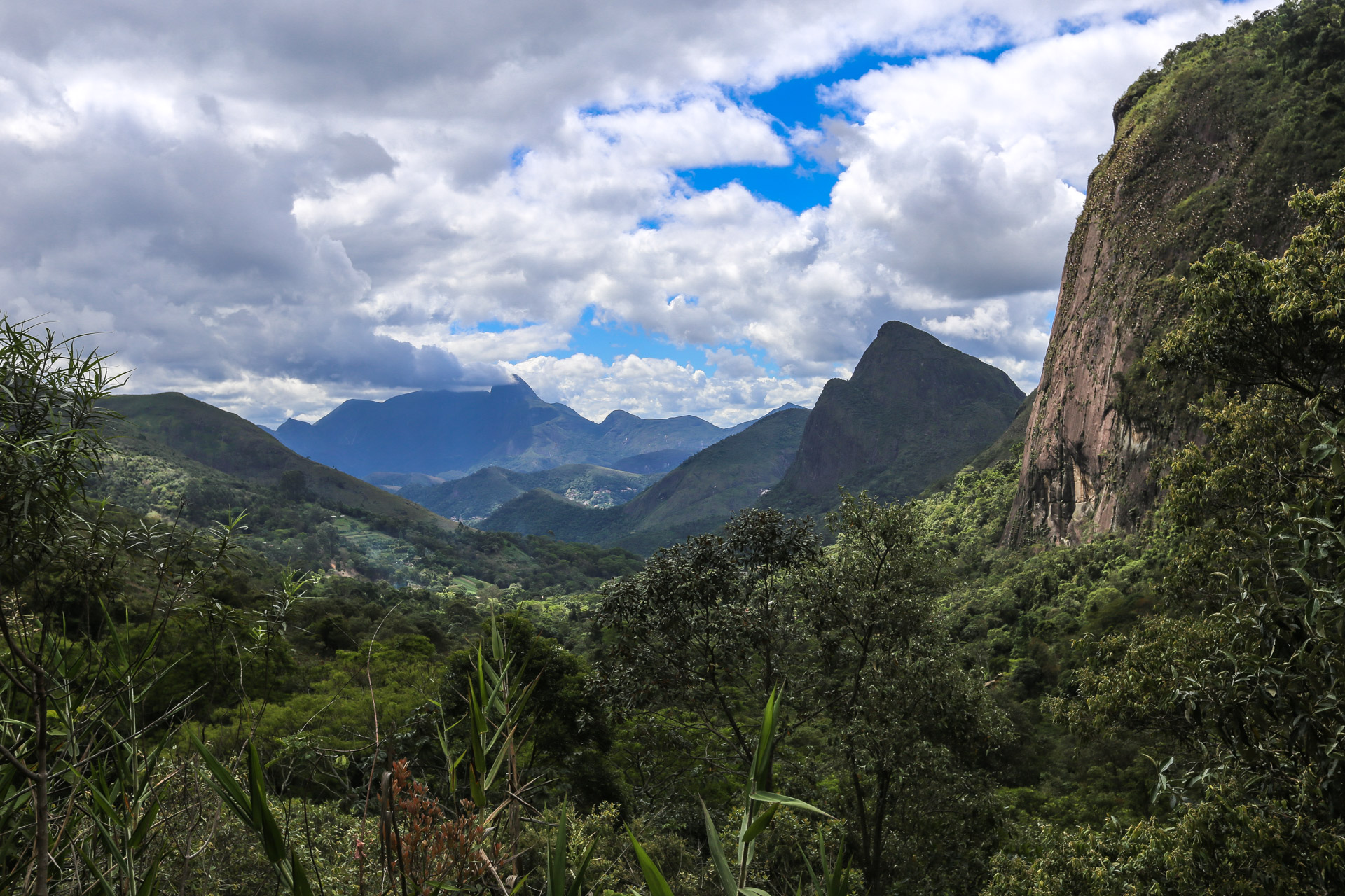 Paysage typique dans le Parc National de la Serra dos Orgãos