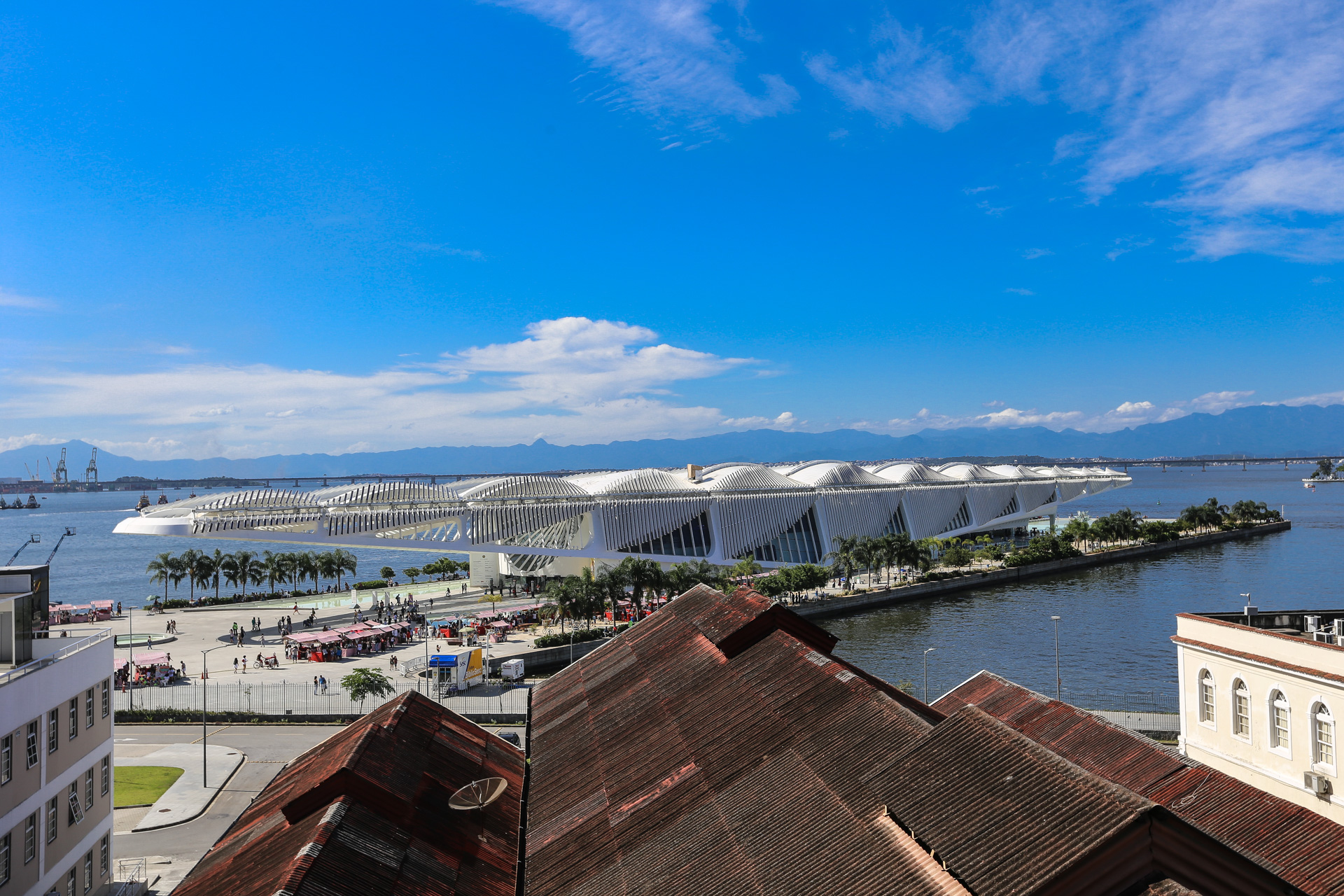 Depuis la terrasse du monastère bénédictin, une autre vue sur le Museu do Amanha