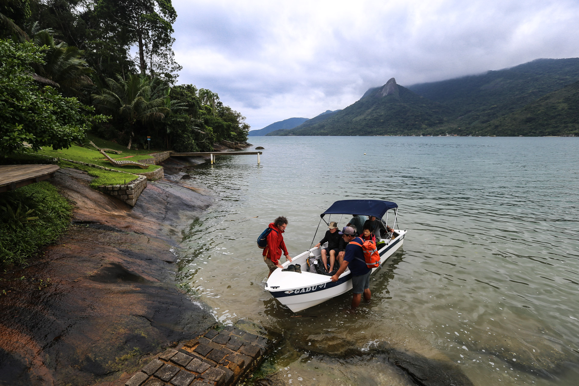 Débarquement devant le lodge de Mamangua