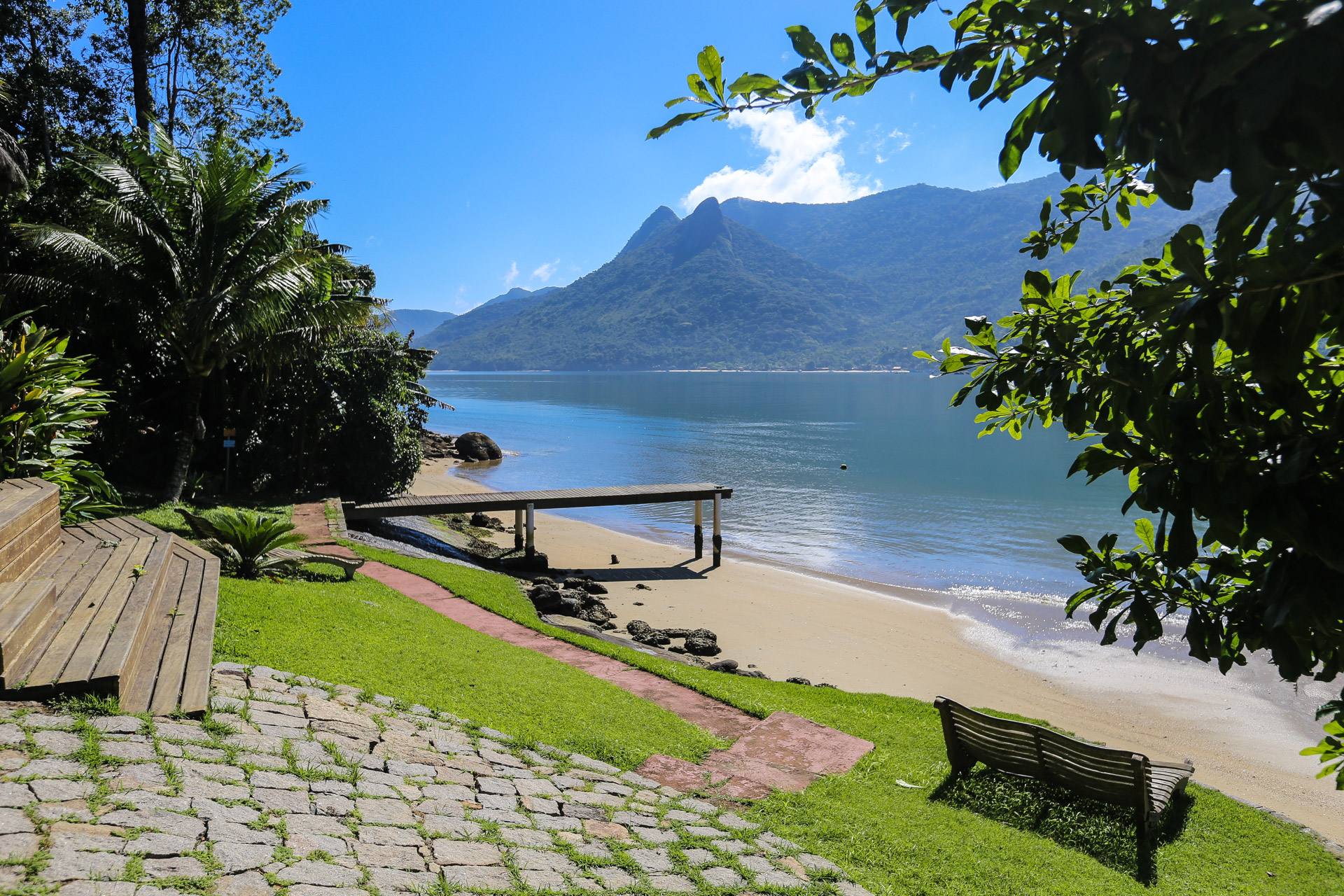 Matin calme devant le lodge de Mamangua