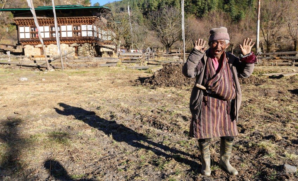 Villageois lors de la marche d'approche vers le temple où va se dérouler le festival