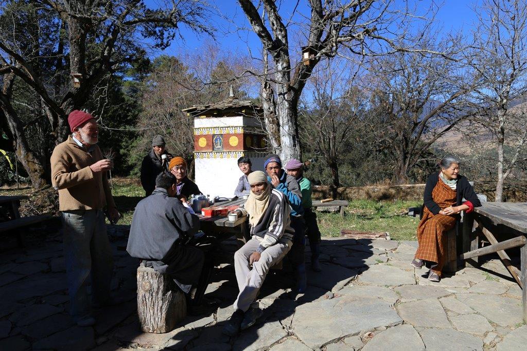 Walter, Kunzang et leur équipe pour la réfection d'Ugyenchöling