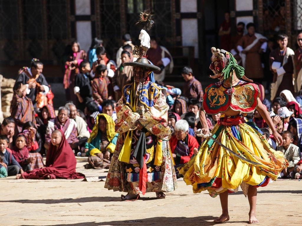 Entrée en lice des 11 danseurs de Drelchan