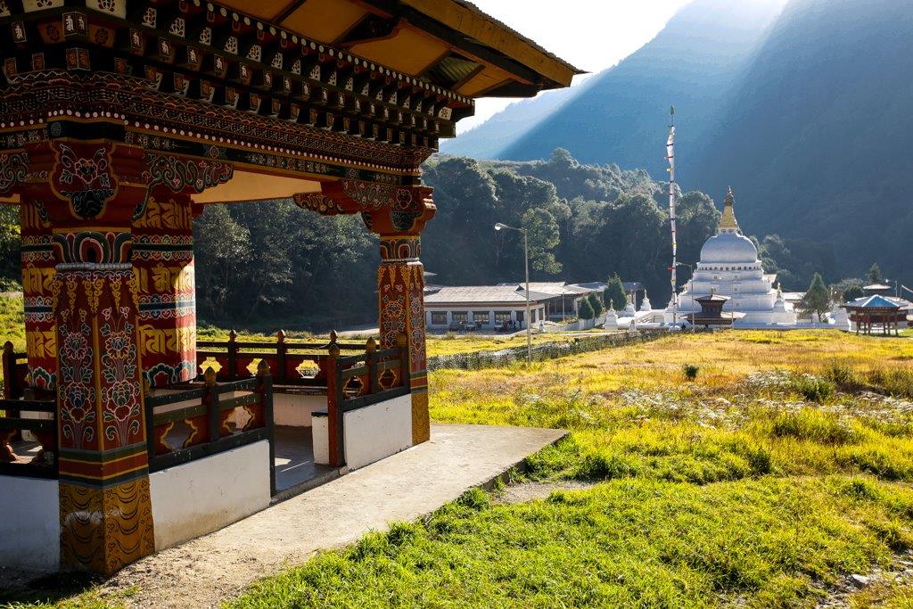 Descente vers Chorten Kora