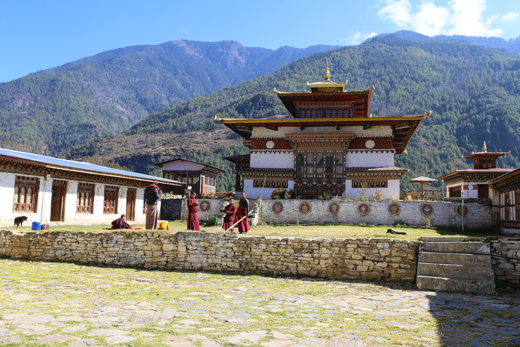 La cour intérieure du Dobje Dzong