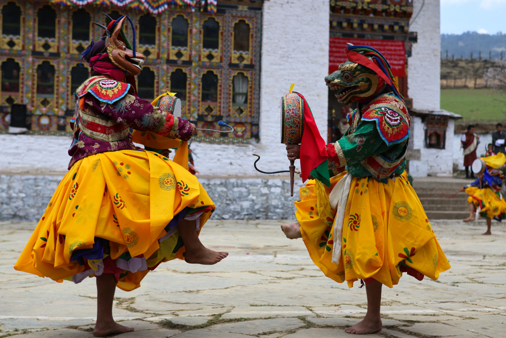Danses traditionnelles au festival d'Ura