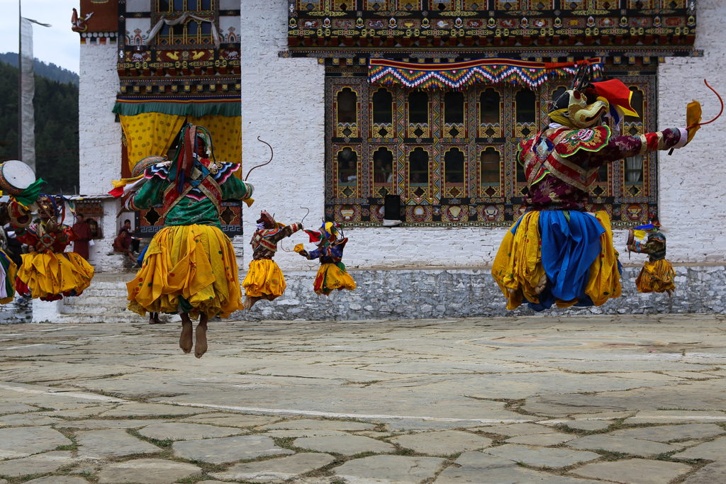 Danses traditionnelles au festival d'Ura