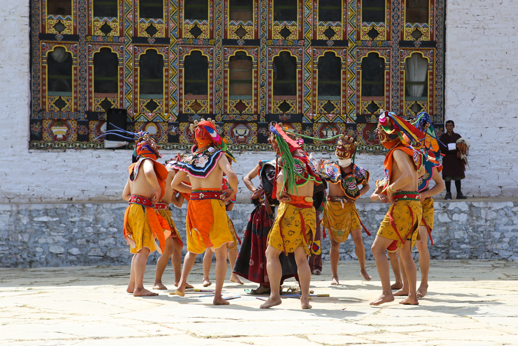 Danses traditionnelles au festival d'Ura