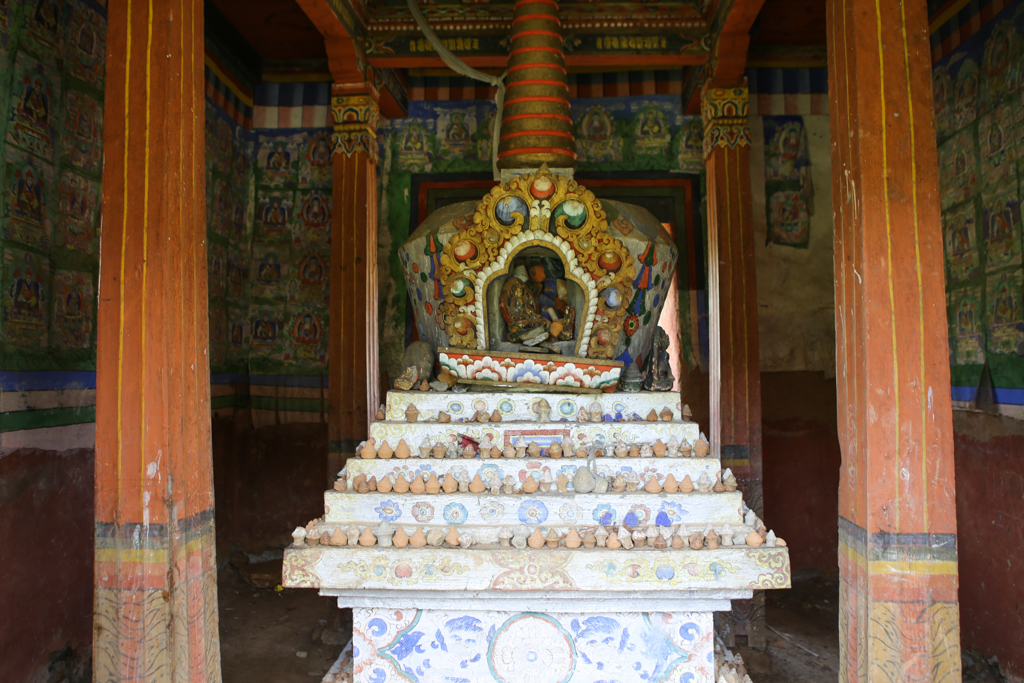 Intérieur du Chorten, vallée de Tang