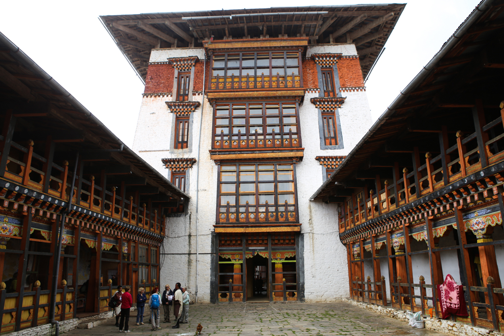 Notre groupe dans le Dzong de Jakar