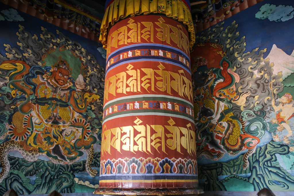Moulins à prières et "gardiens" du temps - Dzong de Trongsa