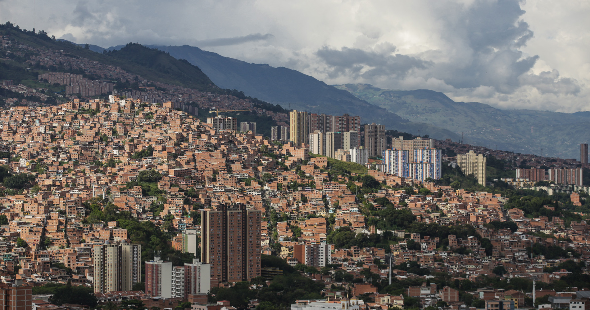 La ville de Medellin colonise les flancs de collines
