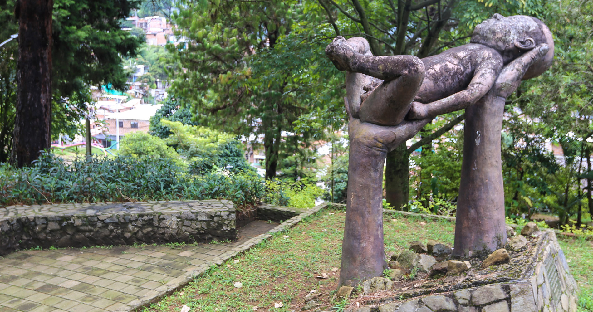 Monument en commémoration du 27/12/87