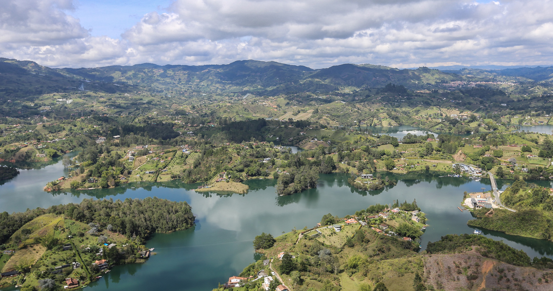 Vue depuis le sommet de la Piedra del Peñol