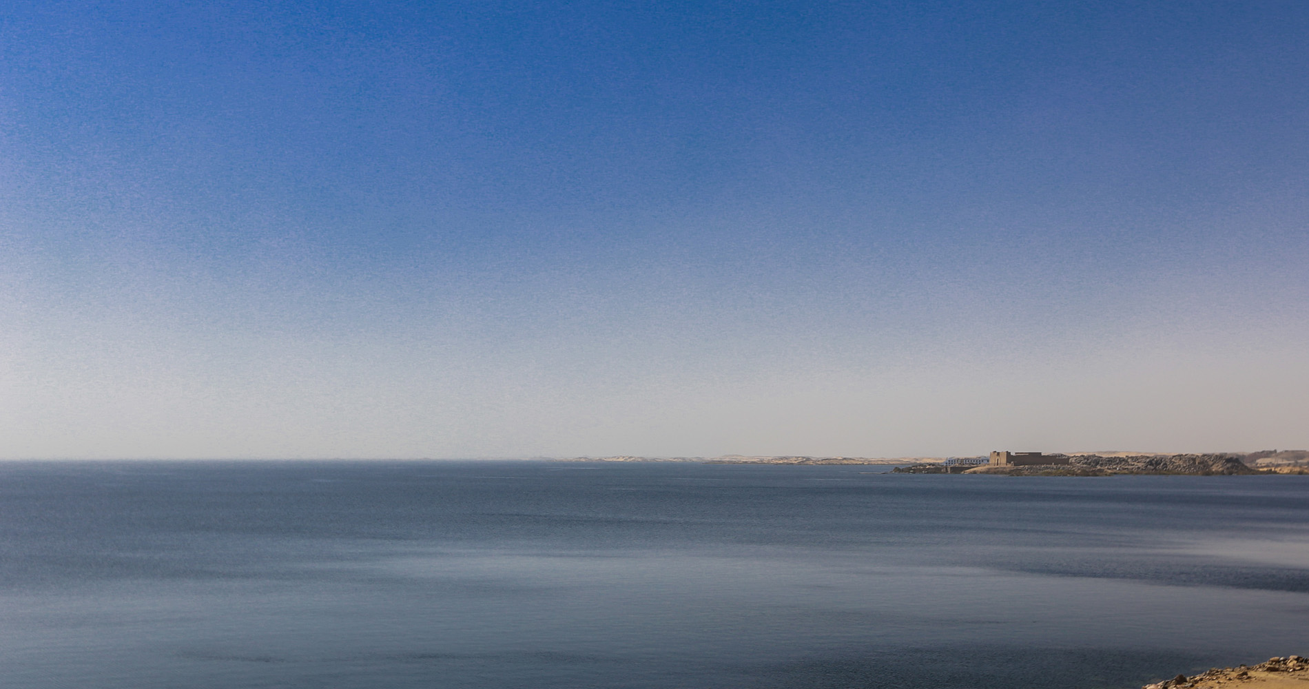 Vue sur le lac Nasser depuis le Haut Barrage