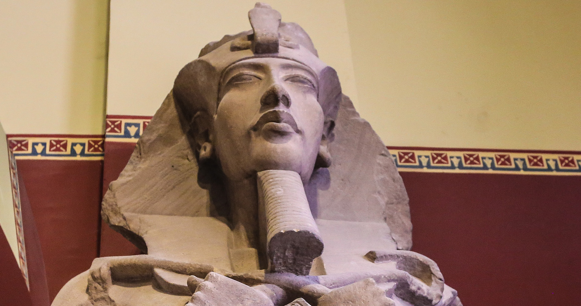  Statue de Akhenaton (1352-1336), pharaon monothéiste