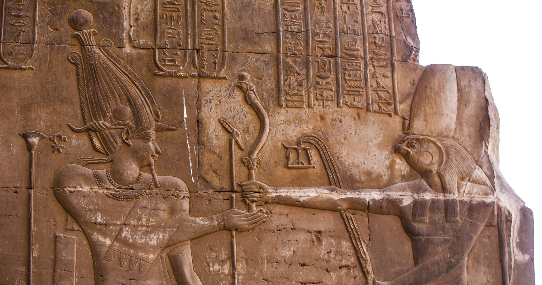 Ptolémée VIII reçoit d’Horus son sceptre de la victoire