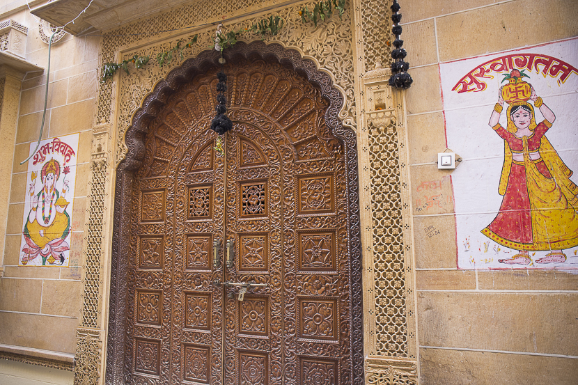 nombreuses façades sont sculptées