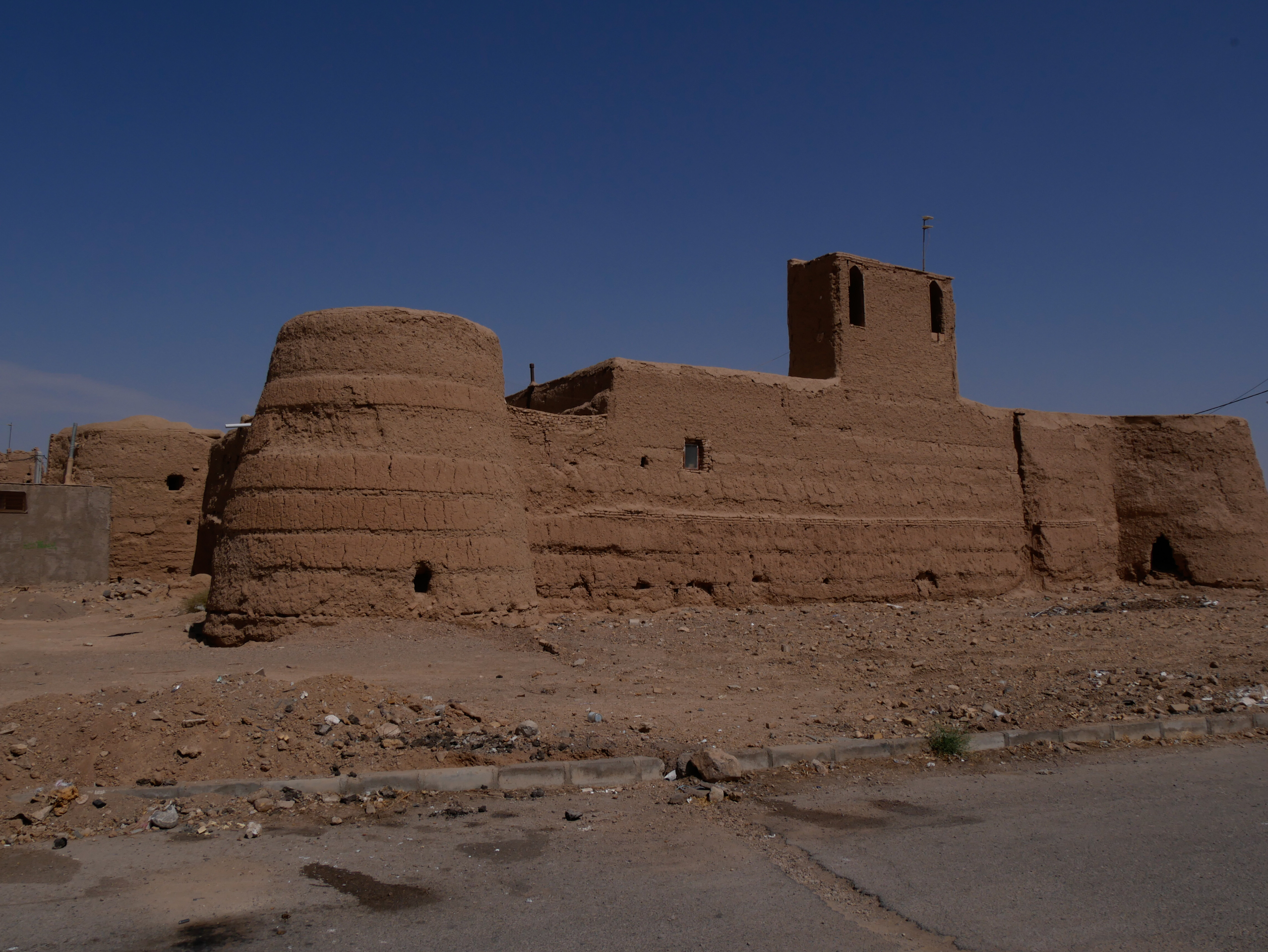 Les remparts de la citadelle d'Aqda