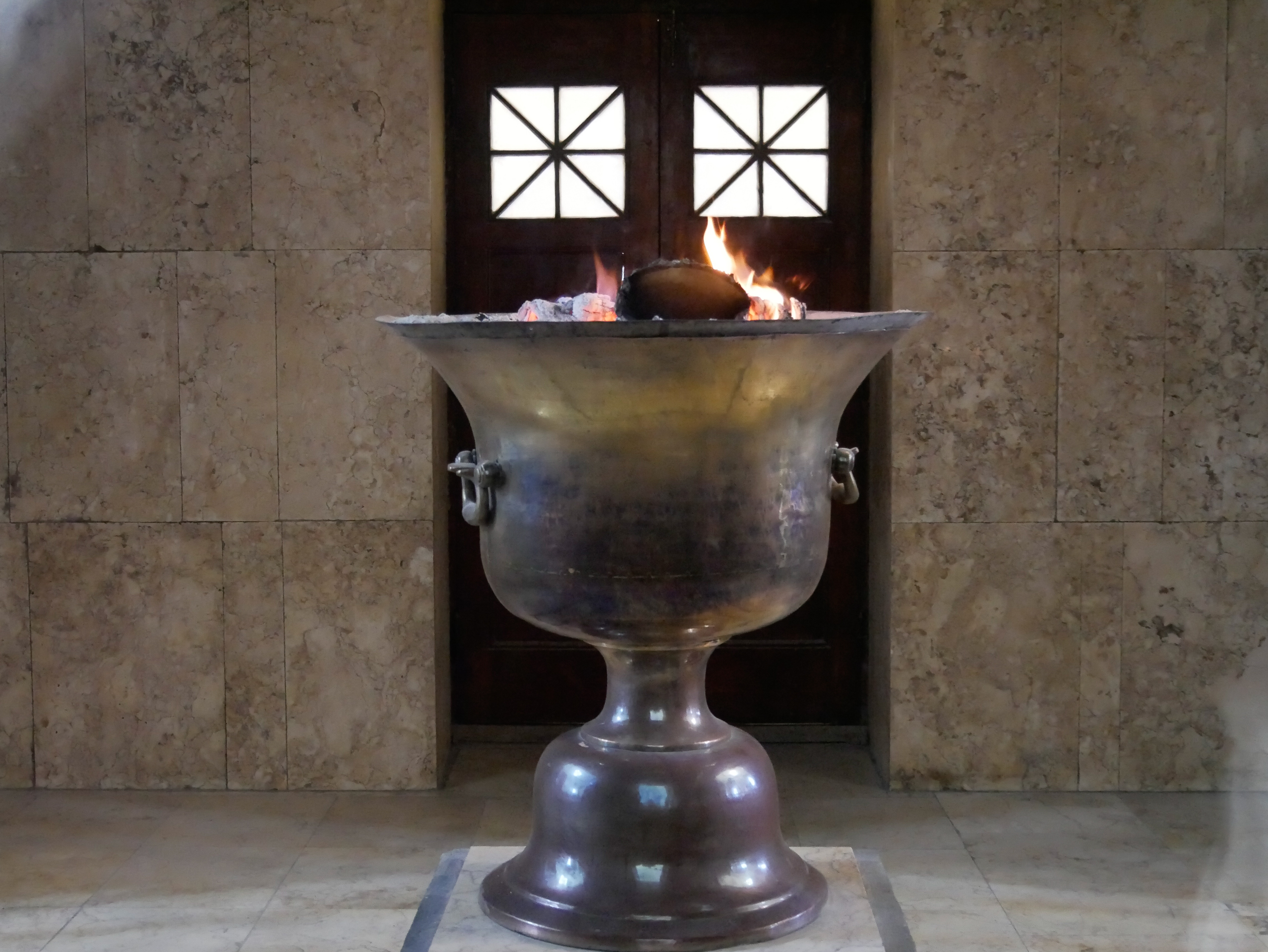 La flamme qui brûlerait depuis l'an 470 - Yazd, Kharanak, Chak Chak