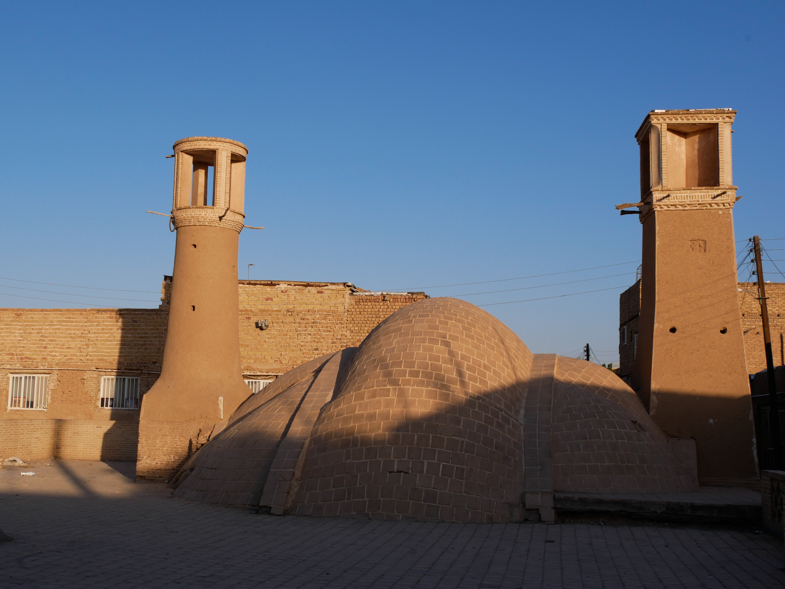 entrée de la citerne à Noush Abad