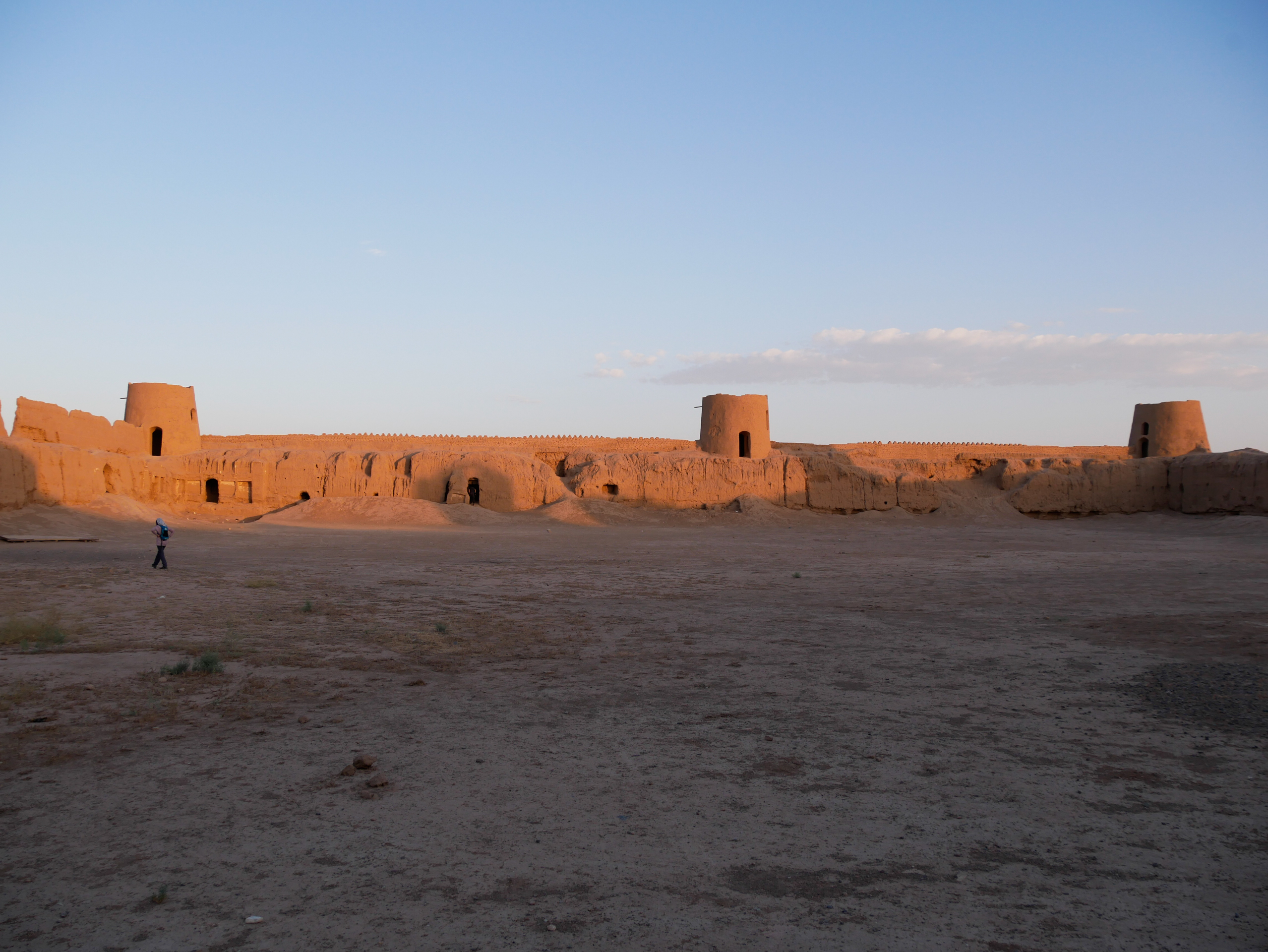 Ruines de la citadelle de Noush Abad