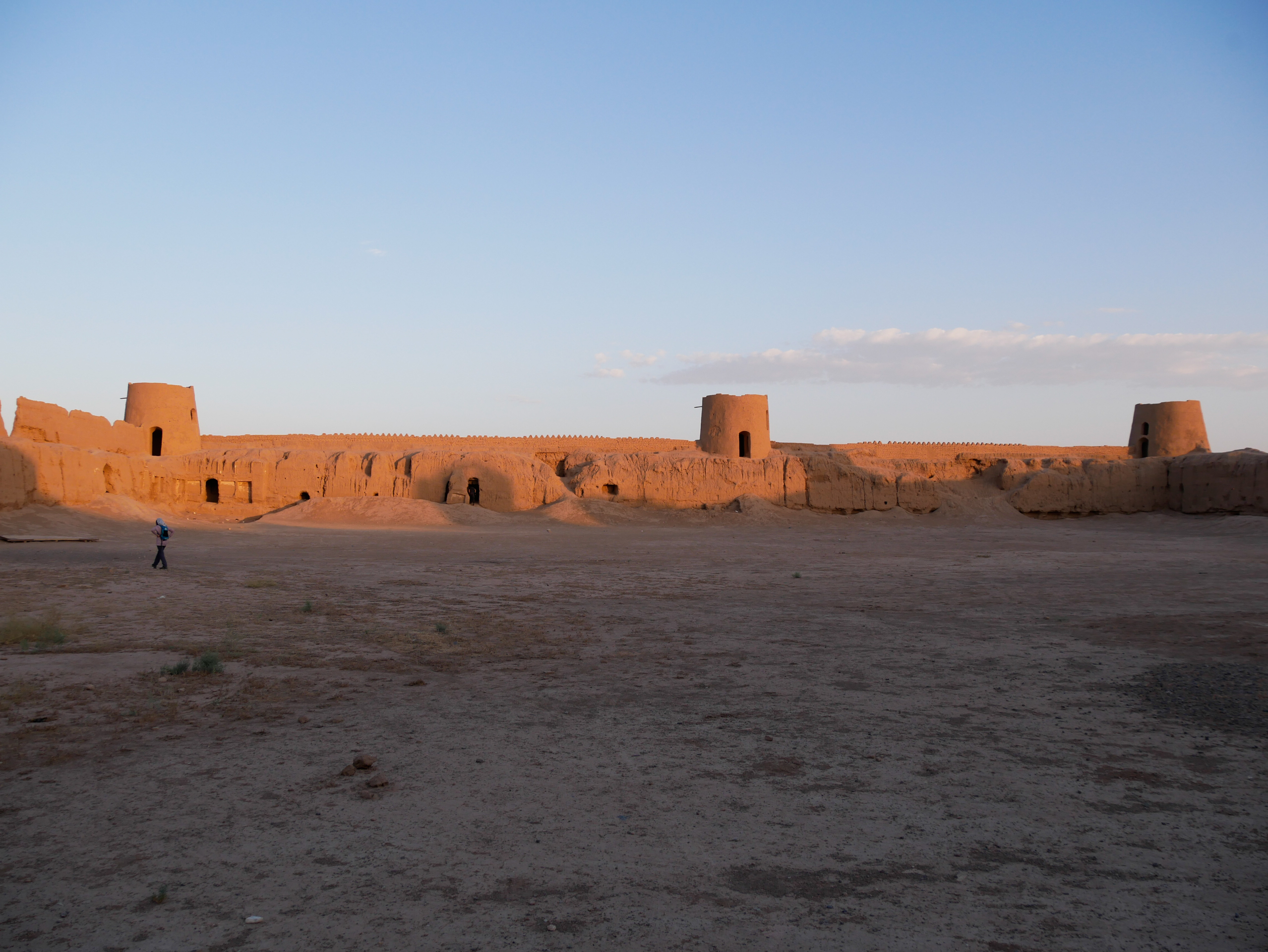 Ruines de la citadelle de Noush Abad