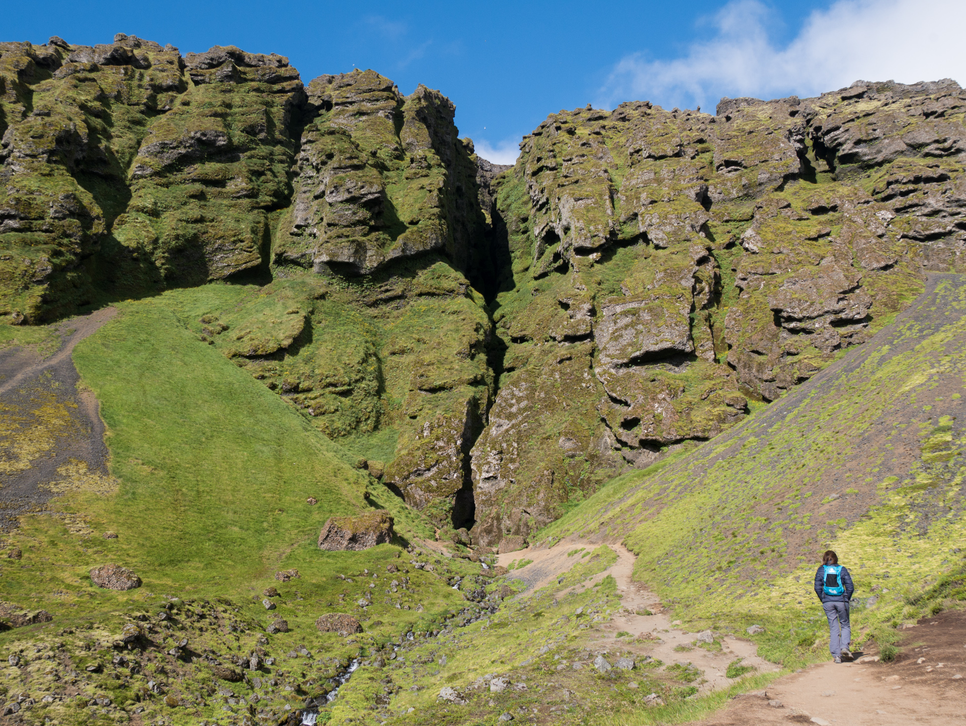 Canyon étroit de Raudfeldsgja