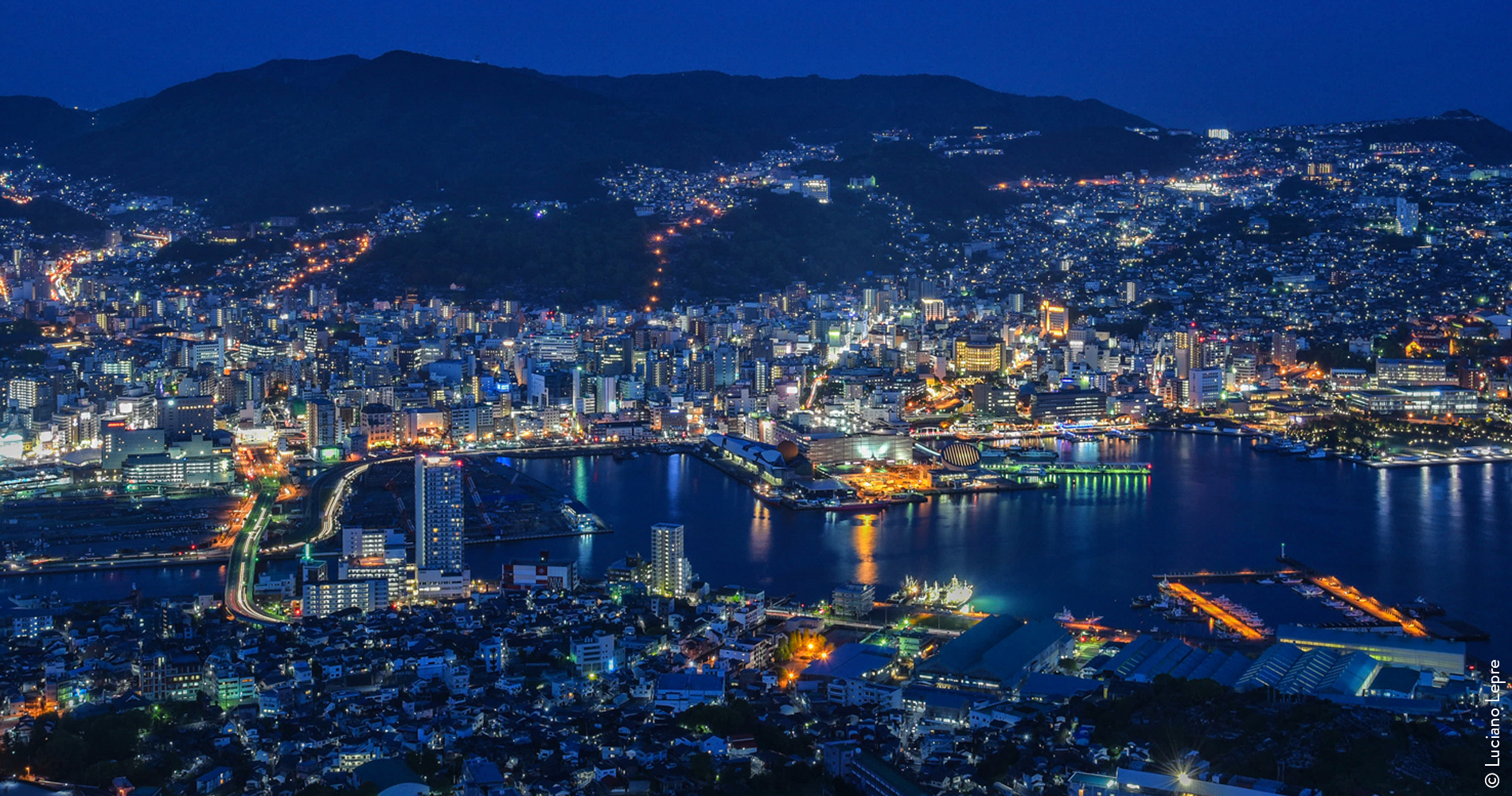 Baie de Nagasaki de nuit - Japon