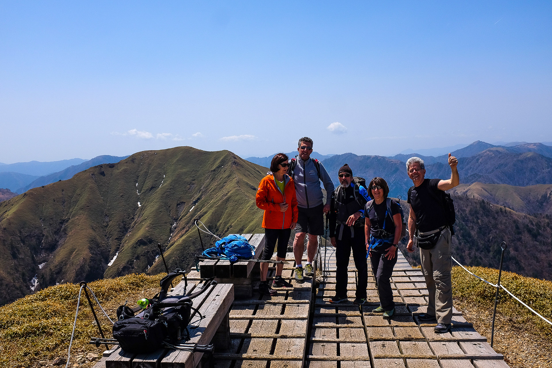 Au sommet du Mt Jirogyu. Au fond le Mt Tsurugi