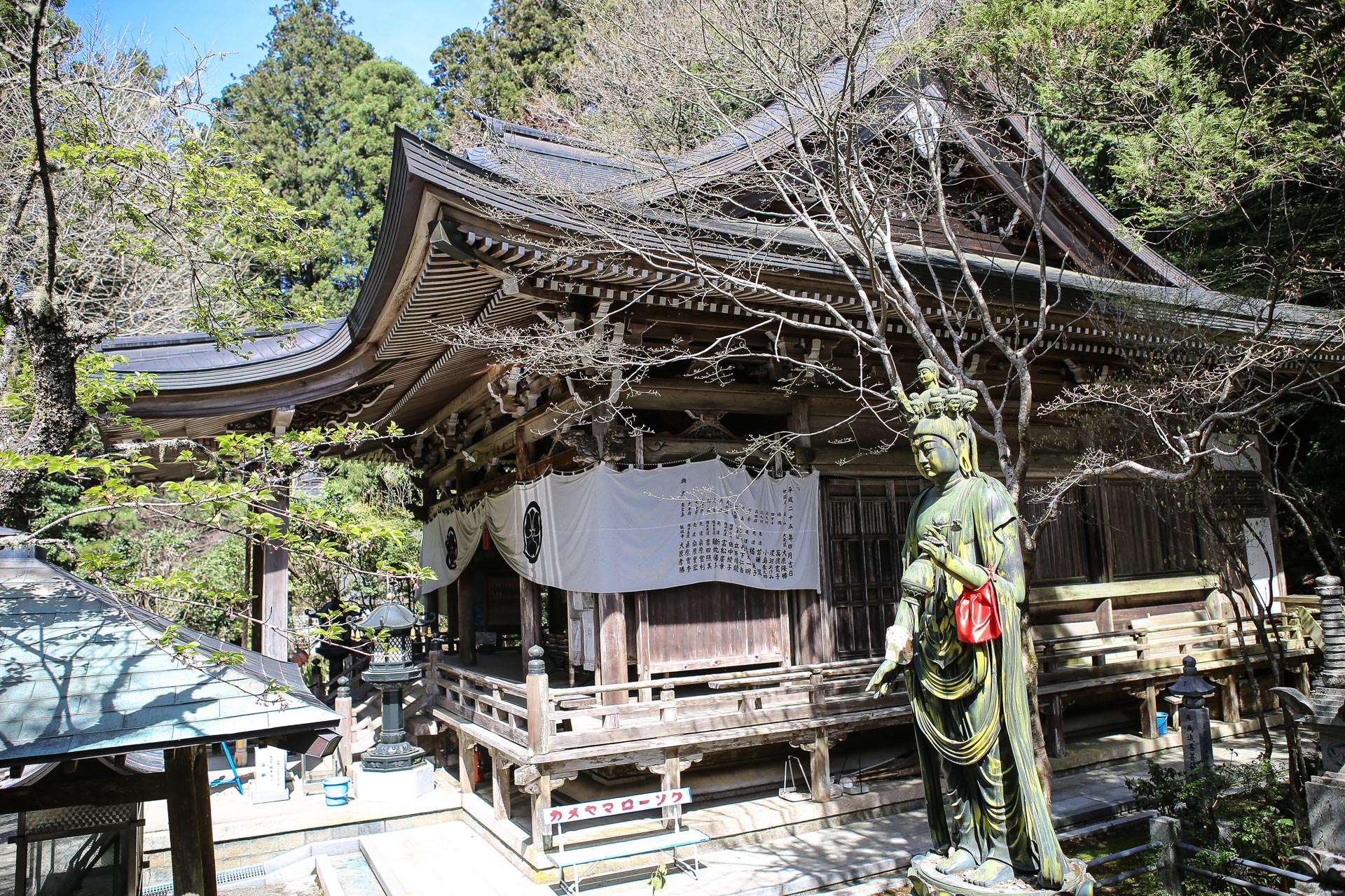 La statue de Jyuichimen-kannon