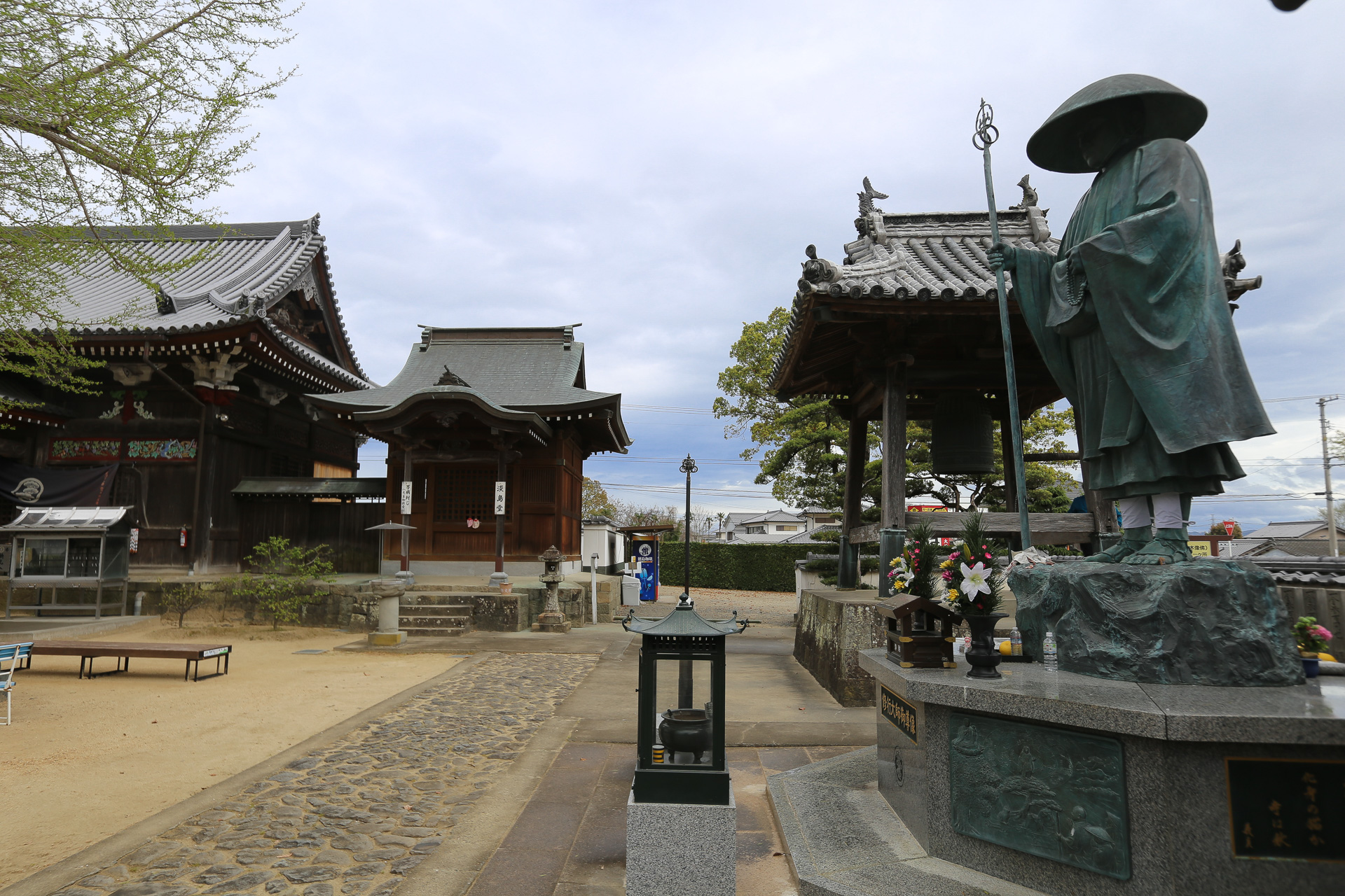 Statue du créateur de ce pèlerinage : K?b?-Daishi