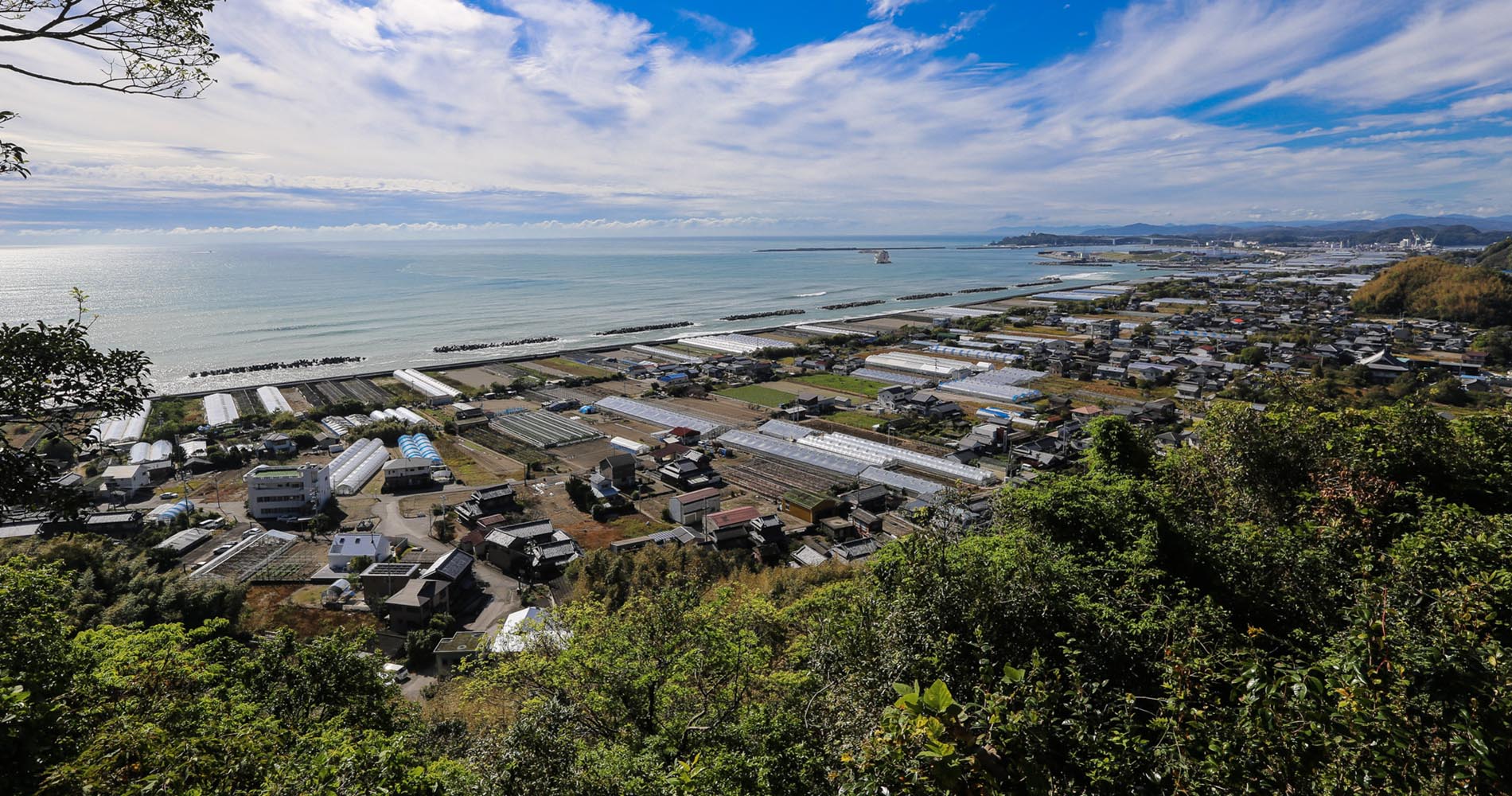 Ville de Nankoku et baie de Tosa