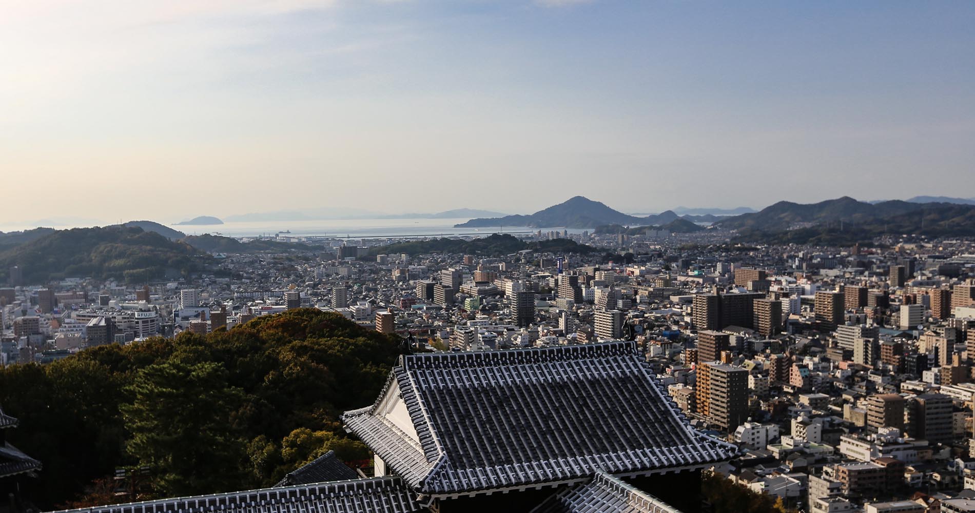 Vue sur Matsuyama depuis le dernier étage du donjon