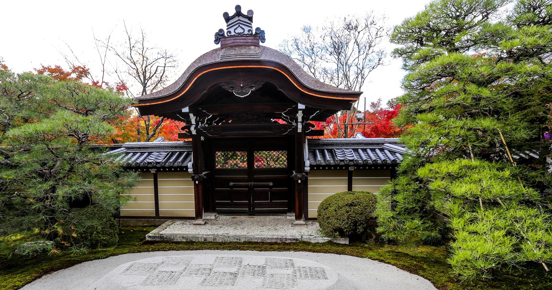 Zenrin-ji, le Karamon (porte des messagers)