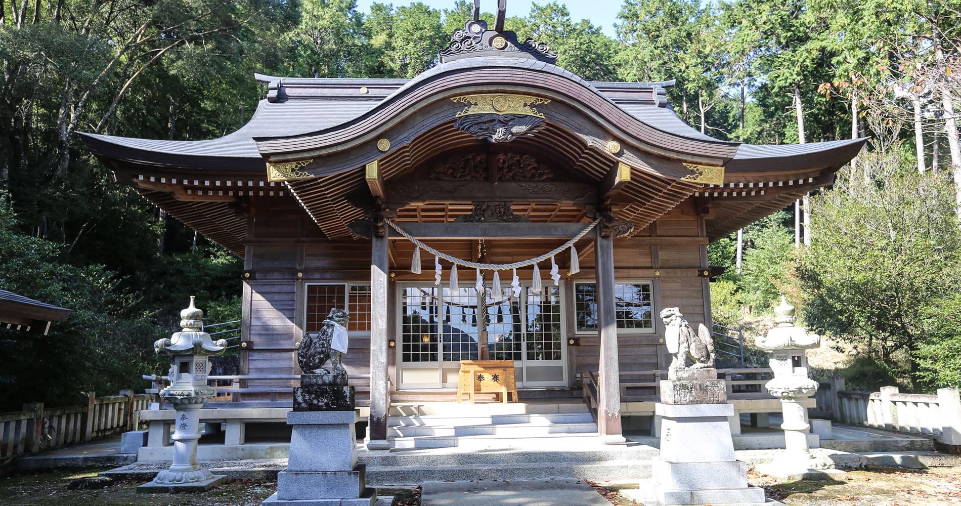 Petit sanctuaire Shinto en route