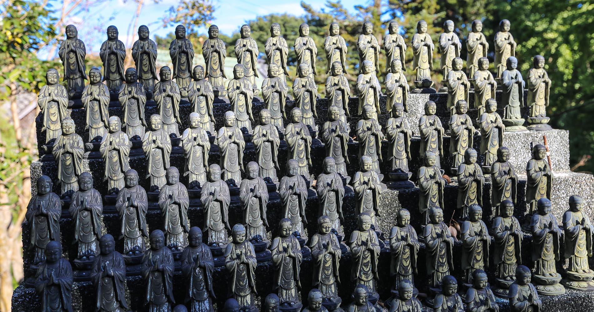 Ensemble de statuettes de Bouddha