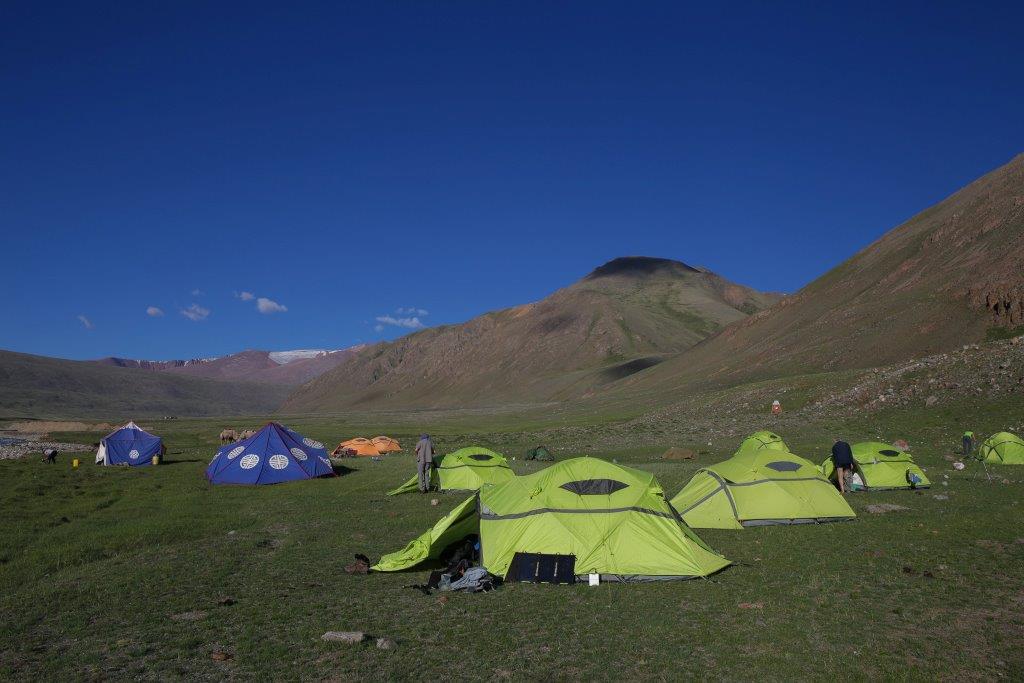 camp trek dans la vallée de Kharkhiraa