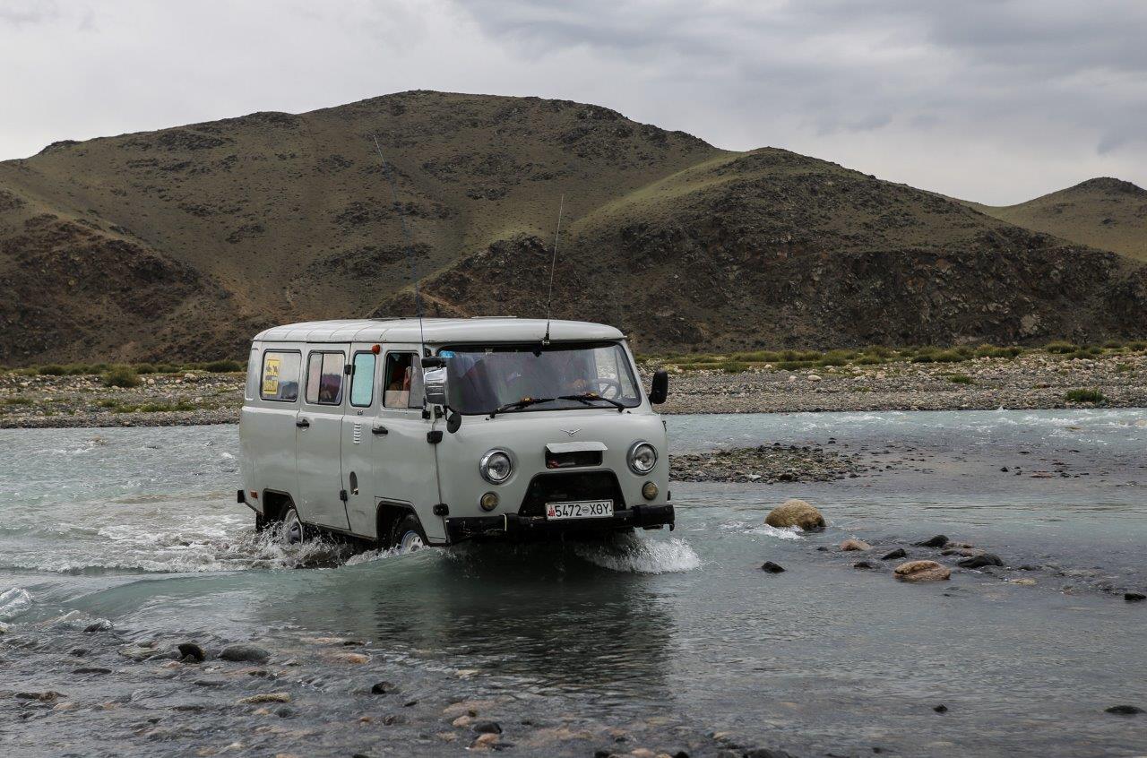 trek massif Turgen Mongolie Altaï minibus russe