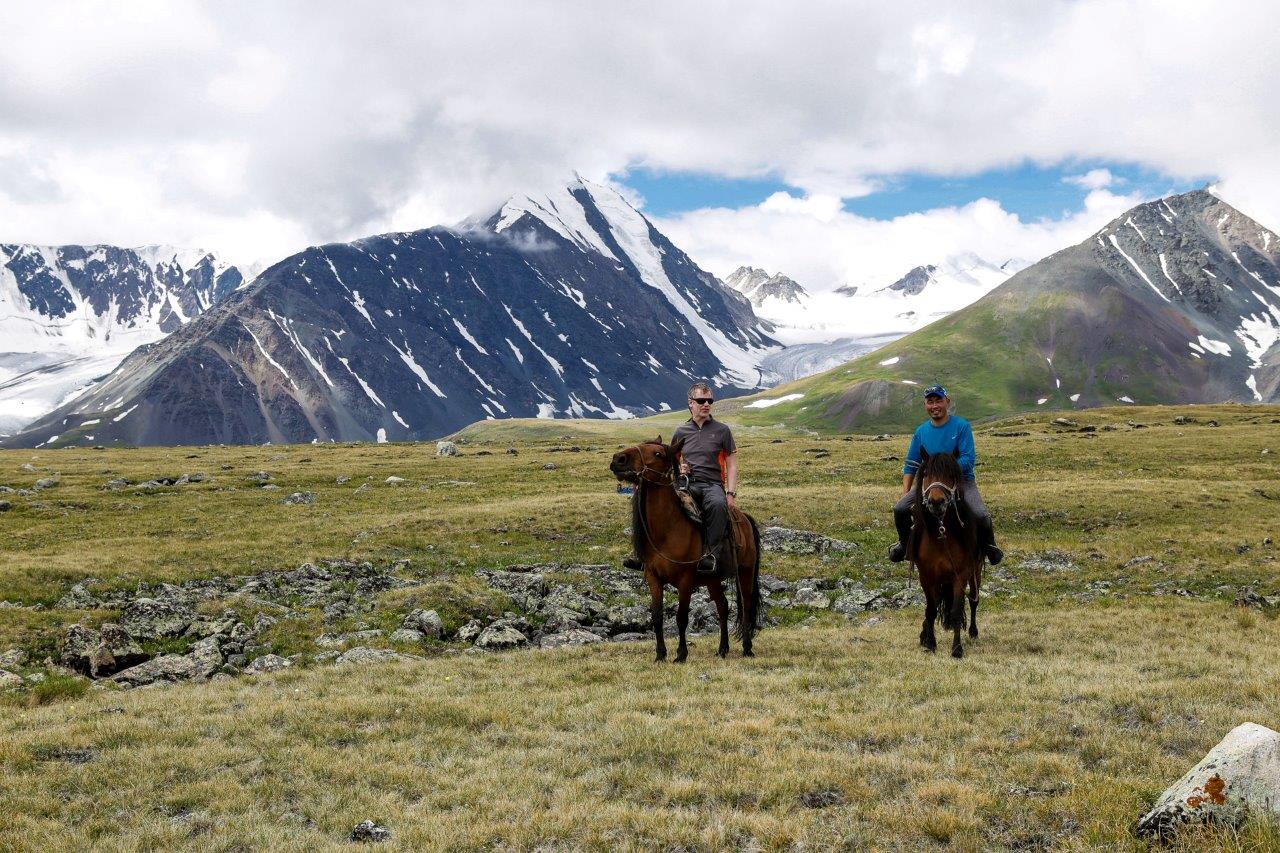 glacier de Potanine - chevaux