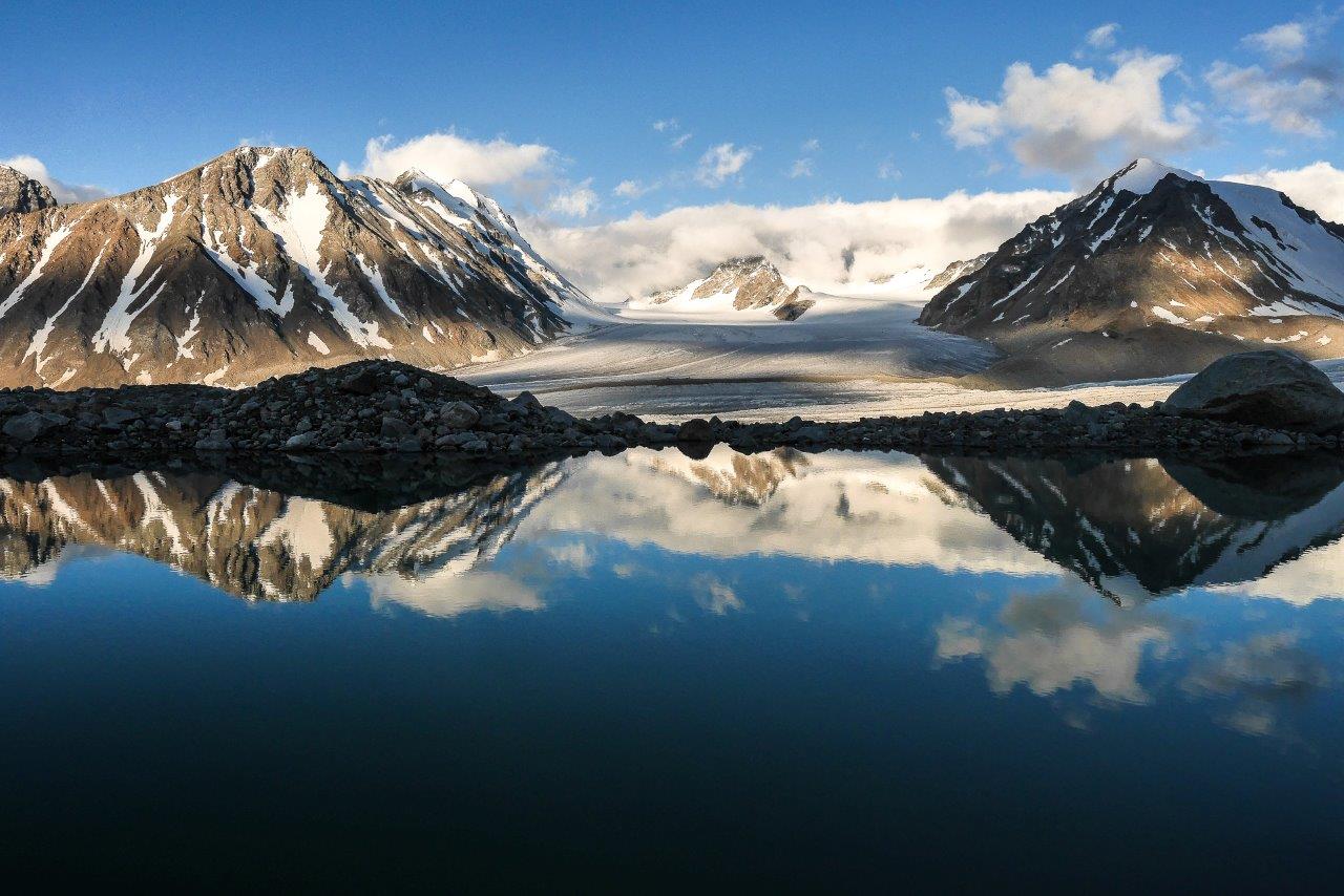 Reflets matinaux Camp de base Potanine