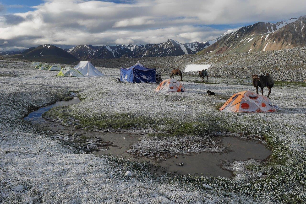 Le camp encore endormi (Photo Philippe Guillemin) - Retour à Tsagaan Gol