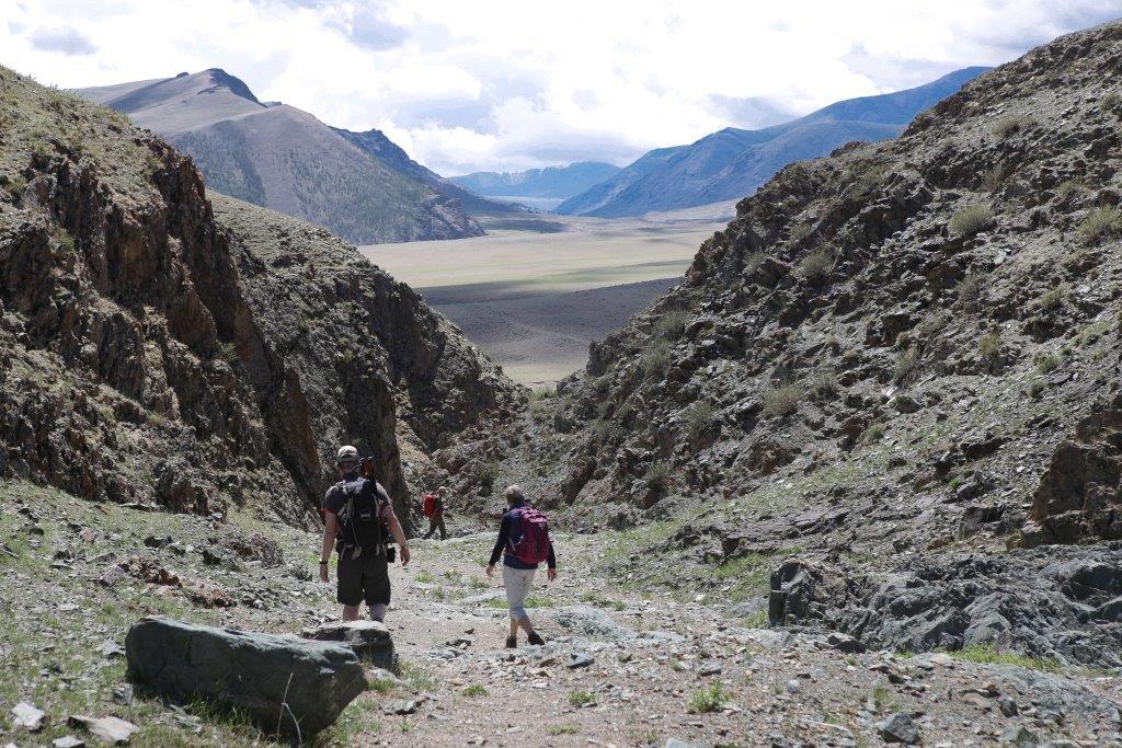 Dans les gorges qui mènent à la rivière de Kharkhiraa