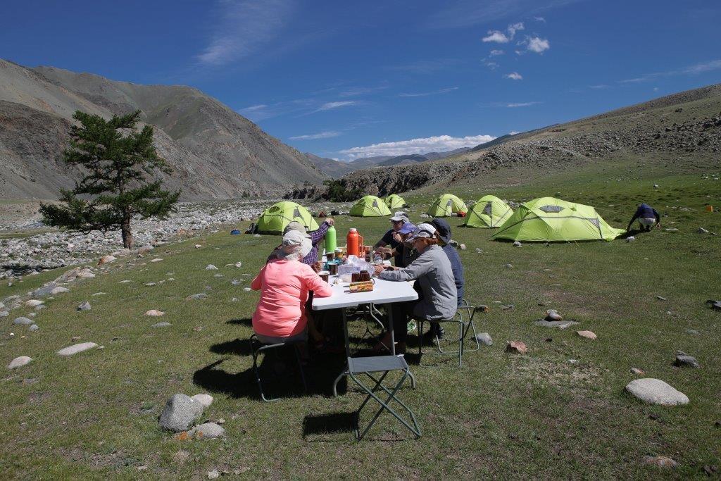 campement idyllique riviere Kharkhiraa